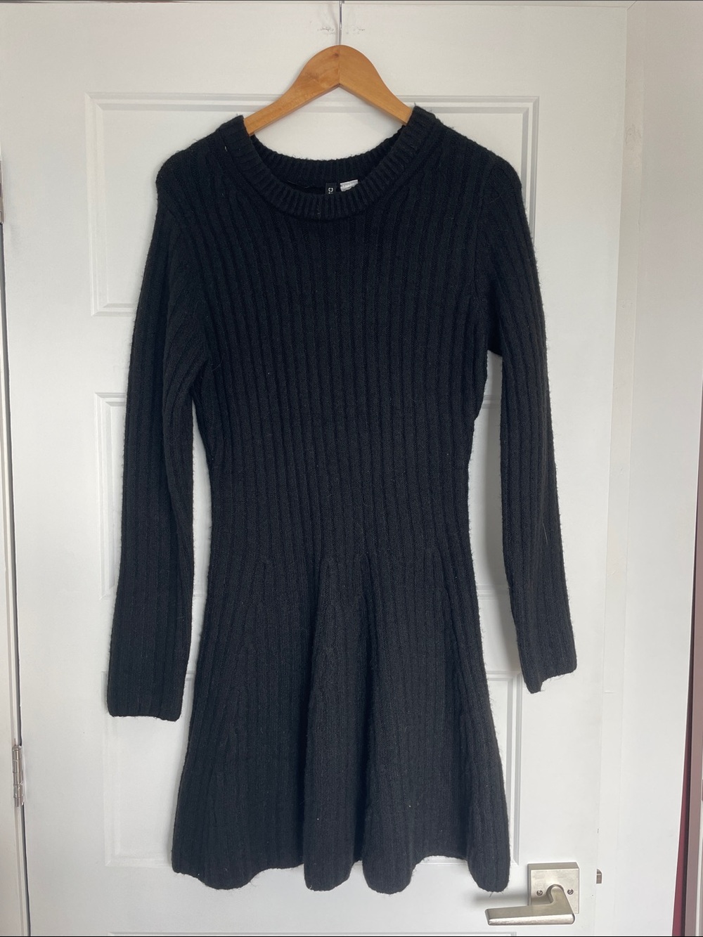 H&M Black Ribbed Knit Crewneck Sweater Dress